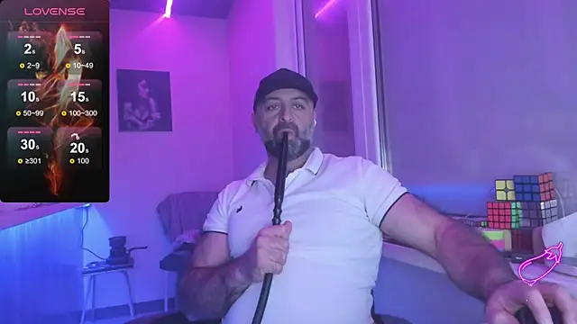Snapshot of MAGABEAR077 chatting on 14, 10, 2025 MAGABEAR077 online show from 14, 10, 2025