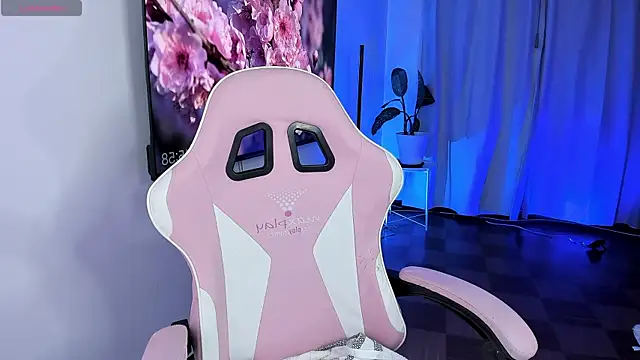 Kendall Bunnyy online show from 4, 6, 2026
