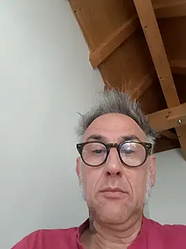 Snapshot of Ragno1968 chatting on 12, 4, 2026 Ragno1968 online show from 12, 4, 2026