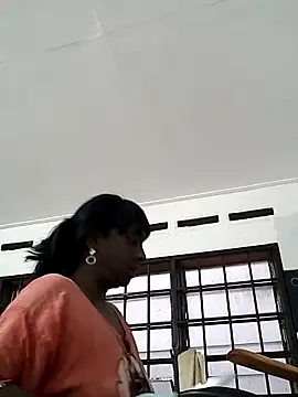 Snapshot of mamakarma1403 chatting on 2, 3, 2025 mamakarma1403 online show from 2, 3, 2025