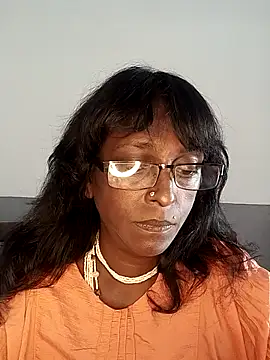 Snapshot of mamakarma1403 chatting on 4, 3, 2025 mamakarma1403 online show from 4, 3, 2025
