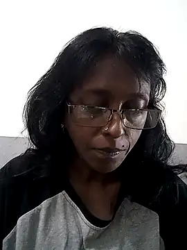 Snapshot of mamakarma1403 chatting on 8, 3, 2025 mamakarma1403 online show from 8, 3, 2025