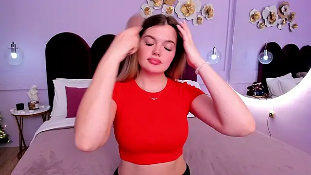 Snapshot of ZaraBloom chatting on 4, 1, 2025 ZaraBloom online show from 4, 1, 2025