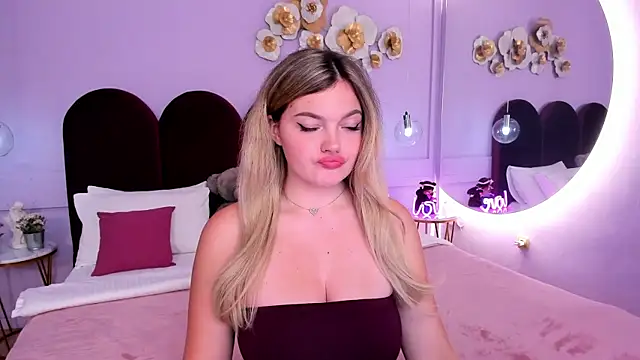 Snapshot of ZaraBloom chatting on 20, 10, 2025 ZaraBloom online show from 20, 10, 2025