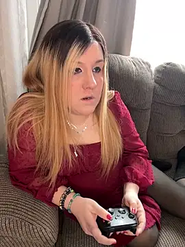 PuckBunny17 online show from 8, 2, 2025