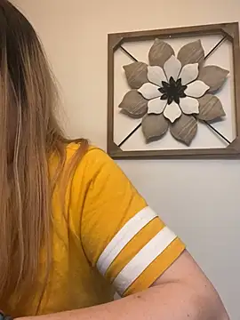 PuckBunny17 online show from 27, 2, 2025