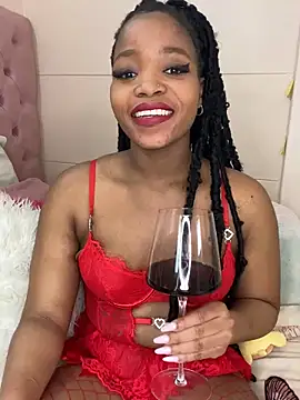 ItsLeyaa online show from 5, 12, 2024