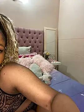 ItsLeyaa online show from 11, 1, 2025