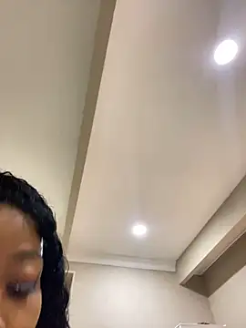 ItsLeyaa online show from 23, 1, 2025