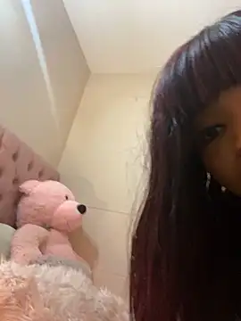 ItsLeyaa online show from 7, 3, 2025