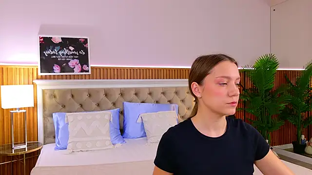 Snapshot of AliceBrayan chatting on 23, 2, 2025 AliceBrayan online show from 23, 2, 2025