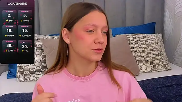 Snapshot of AliceBrayan chatting on 28, 2, 2025 AliceBrayan online show from 28, 2, 2025