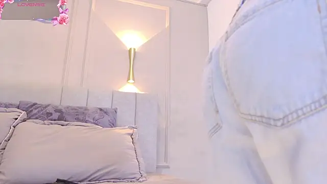 april rousse online show from 21, 10, 2025