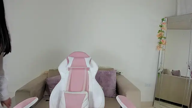 Charlotte cowell sub1  online show from 26, 12, 2024