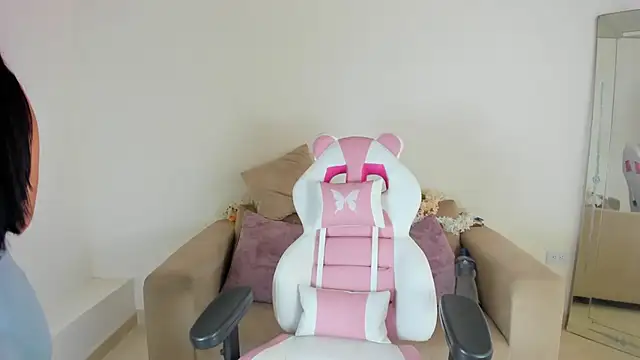 Charlotte cowell sub1  online show from 16, 1, 2025