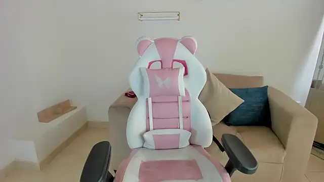 Charlotte cowell sub1  online show from 15, 9, 2025