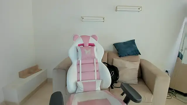 Charlotte cowell sub1  online show from 19, 9, 2025