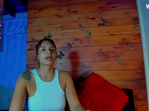 Snapshot of mykaelahoney chatting on 16, 10, 2025 mykaelahoney online show from 16, 10, 2025