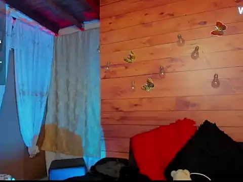 Snapshot of mykaelahoney chatting on 23, 10, 2025 mykaelahoney online show from 23, 10, 2025