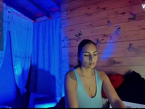 Snapshot of mykaelahoney chatting on 24, 10, 2025 mykaelahoney online show from 24, 10, 2025