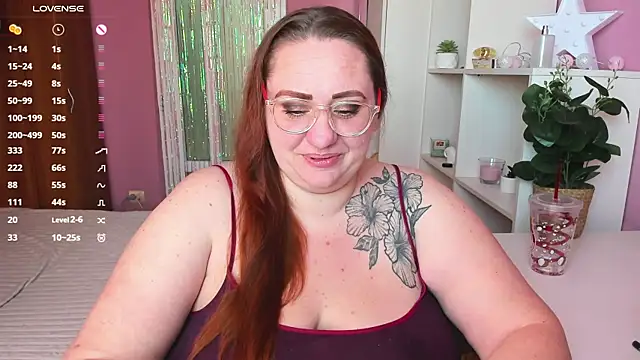 Snapshot of lovely_adelle chatting on 19, 12, 2024 lovely adelle online show from 19, 12, 2024