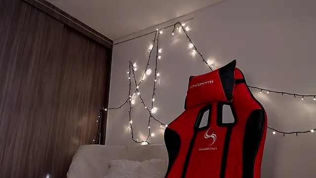 Snapshot of thomas_gun chatting on 21, 12, 2024 thomas gun online show from 21, 12, 2024