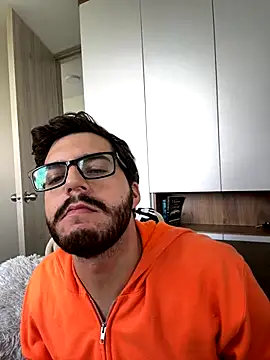 Snapshot of thomas_gun chatting on 15, 12, 2025 thomas gun online show from 15, 12, 2025