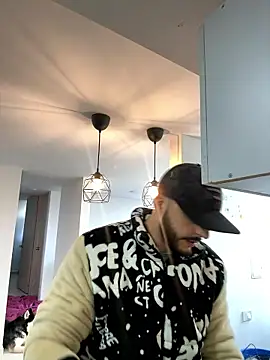 Snapshot of thomas_gun chatting on 11, 1, 2026 thomas gun online show from 11, 1, 2026