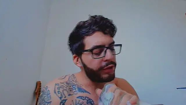 Snapshot of thomas_gun chatting on 28, 2, 2026 thomas gun online show from 28, 2, 2026