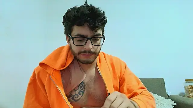 Snapshot of thomas_gun chatting on 21, 3, 2026 thomas gun online show from 21, 3, 2026