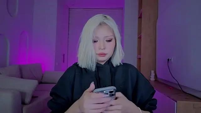 RileyMee online show from 30, 9, 2025