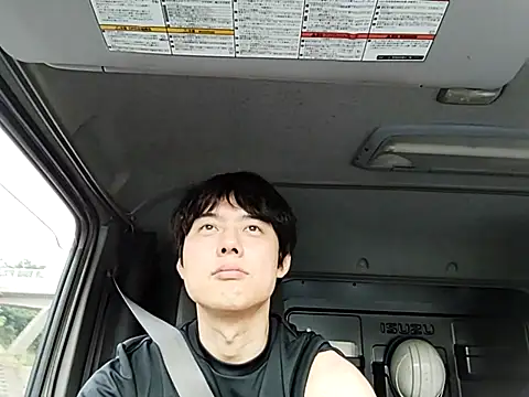whitebriefboy online show from 31, 7, 2026