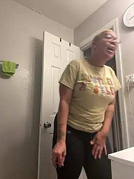 SexyHoneyRedd online show from 30, 7, 2026