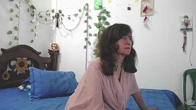 Snapshot of DominaLeona chatting on 18, 4, 2026 DominaLeona online show from 18, 4, 2026