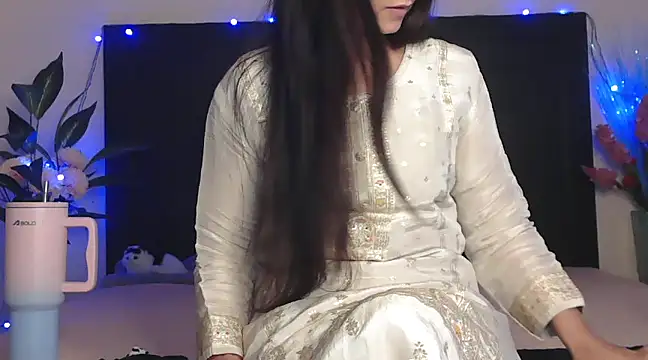 WildRuhi20 online show from 26, 2, 2025