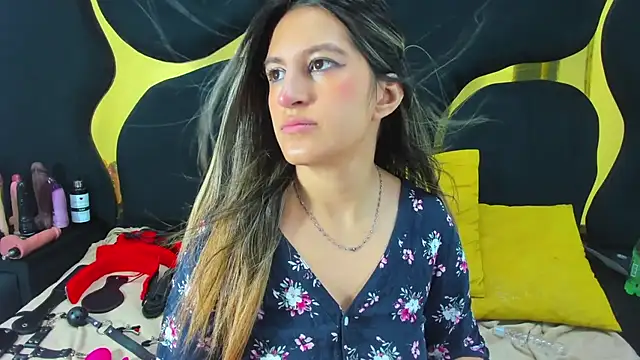 GiaRoussel online show from 15, 11, 2025