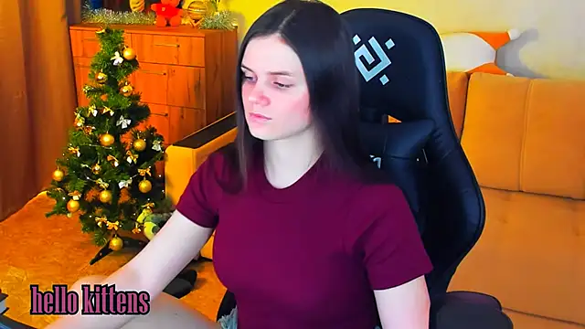 Snapshot of Lora_Cain chatting on 20, 12, 2024 Lora Cain online show from 20, 12, 2024