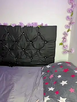 alisson carolina73 online show from 8, 3, 2025