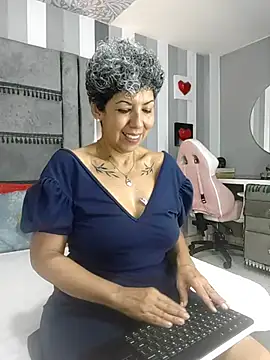 Julianewell online show from 12, 11, 2025