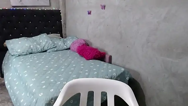 Snapshot of GeovannaFranco chatting on 8, 9, 2025 GeovannaFranco online show from 8, 9, 2025