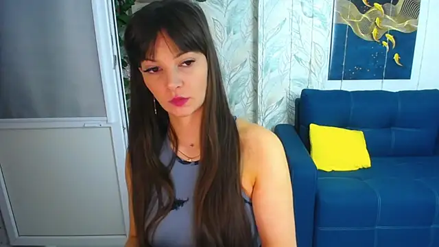 Snapshot of GoldenLadyyy chatting on 9, 11, 2025 GoldenLadyyy online show from 9, 11, 2025