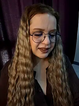 cansuozell online show from 15, 10, 2025