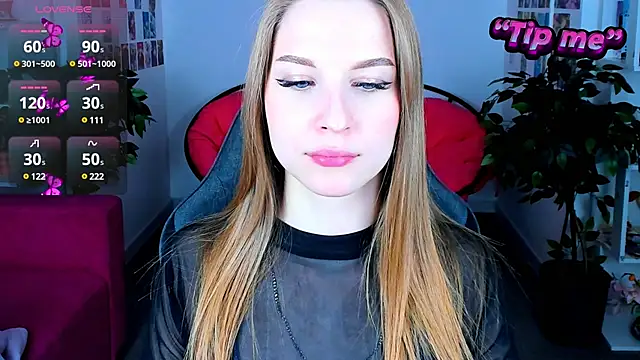 Snapshot of CuteMousee chatting on 5, 1, 2025 CuteMousee online show from 5, 1, 2025