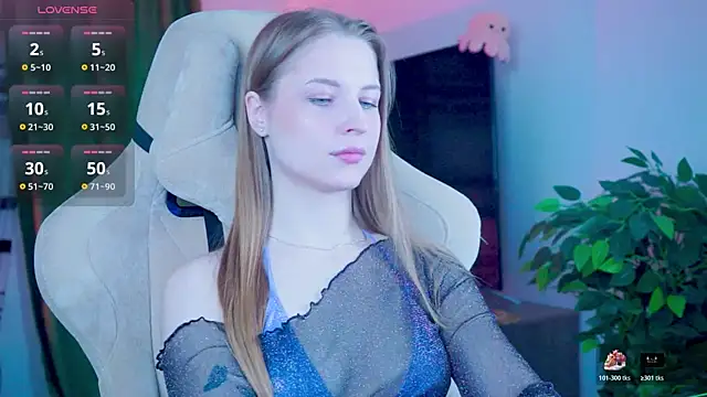 Snapshot of CuteMousee chatting on 10, 11, 2025 CuteMousee online show from 10, 11, 2025