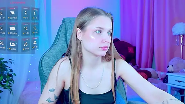 Snapshot of CuteMousee chatting on 15, 12, 2025 CuteMousee online show from 15, 12, 2025