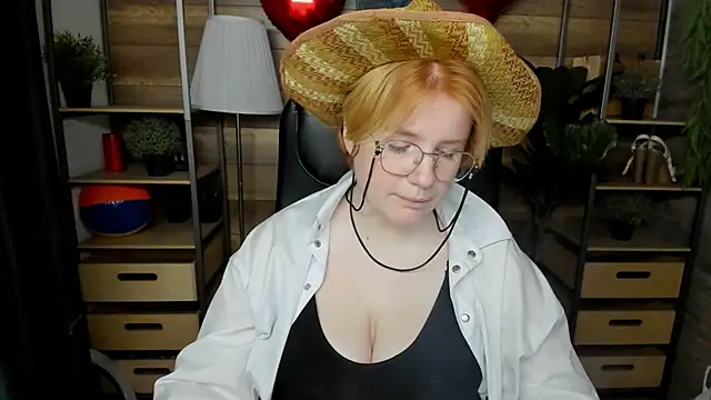 Snapshot of Java_fire chatting on 28, 10, 2025 Java fire online show from 28, 10, 2025