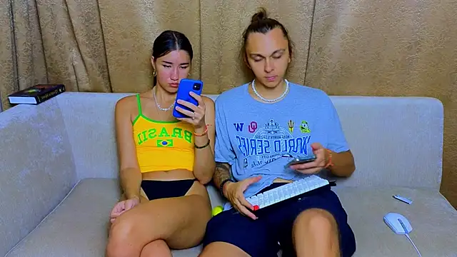 Snapshot of do_u_know_them chatting on 30, 12, 2024 do u know them online show from 30, 12, 2024