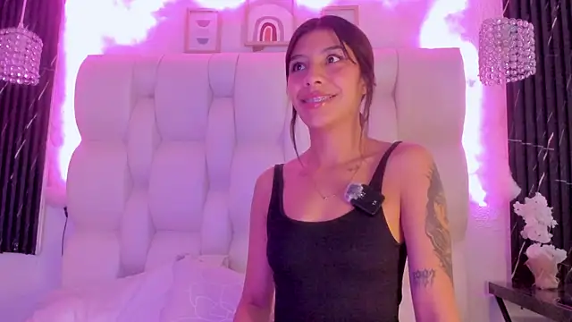 MelodiLovee  online show from 28, 4, 2026