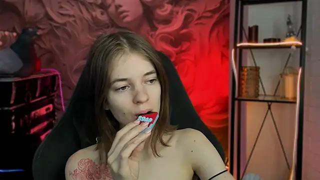 TinaDavil online show from 4, 2, 2025