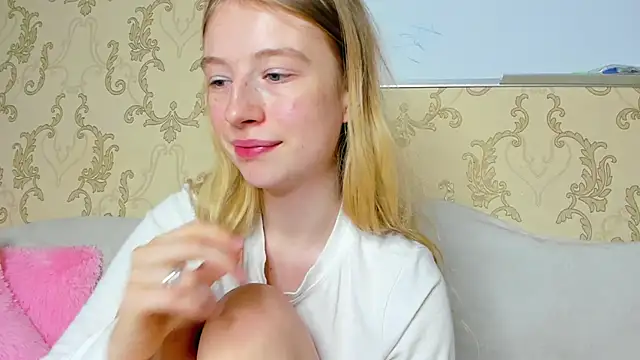 Snapshot of minidivaa_ chatting on 6, 12, 2024 minidivaa  online show from 6, 12, 2024